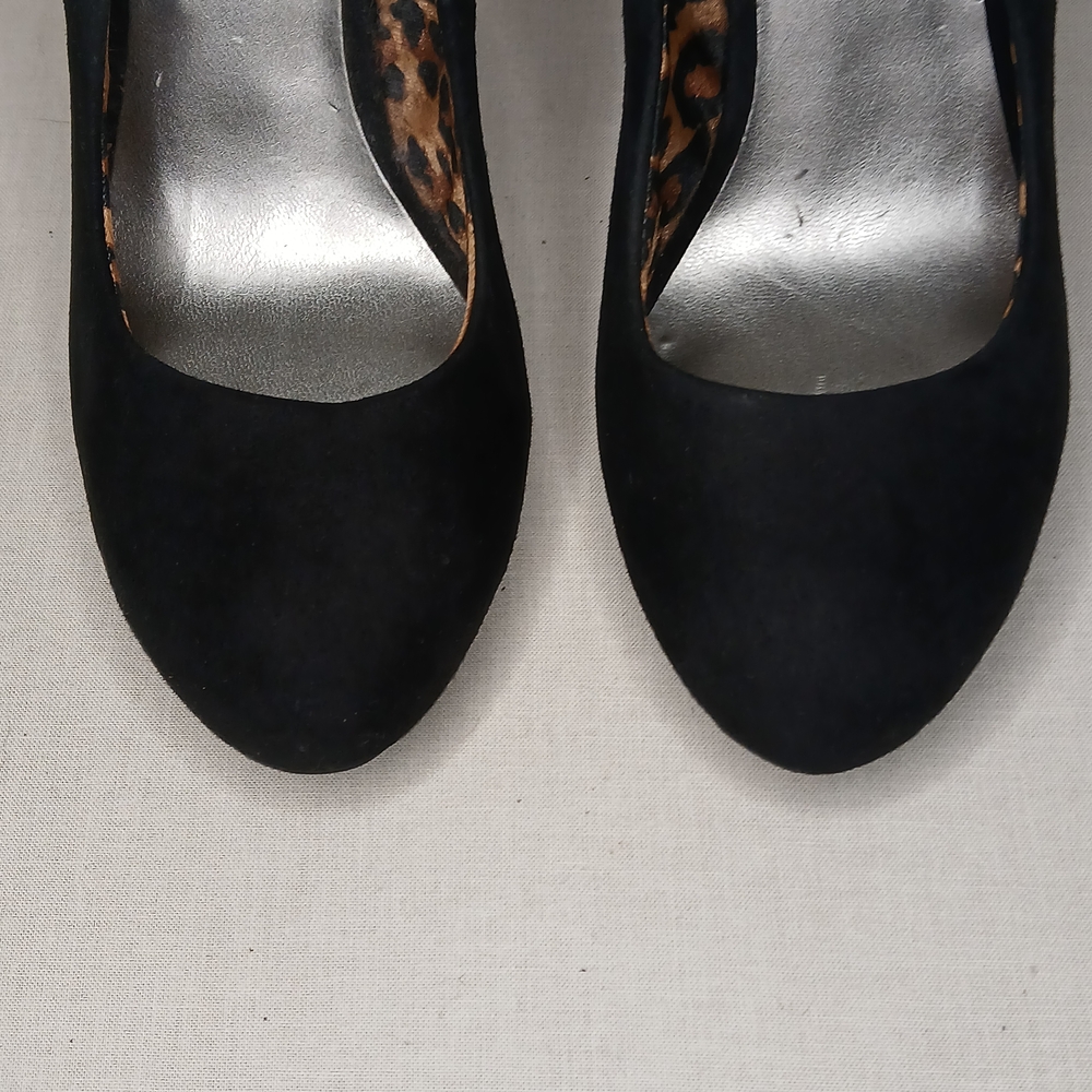G by Guess Black Suede Heels Leopard Print Lining Size 7 Pumps - Picture 3 of 9